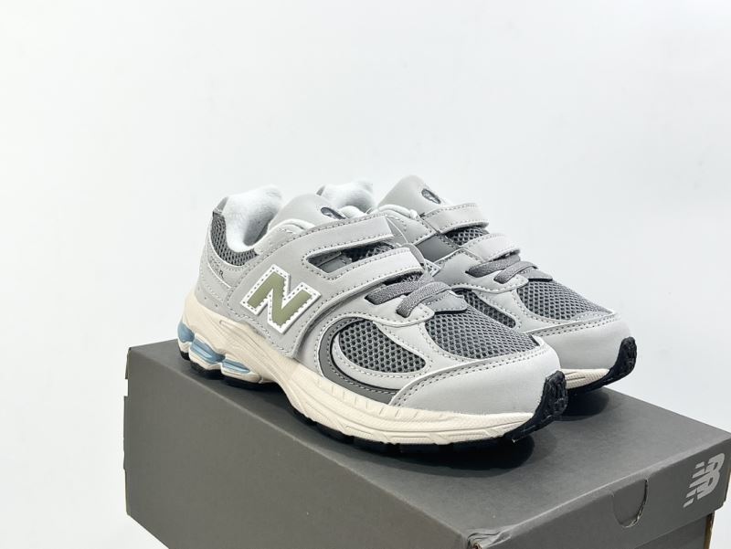 NEW BALANCE SHOES